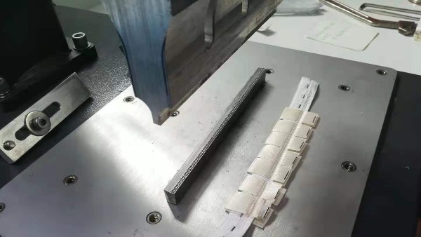 “超聲波焊接”在無紡布行業(yè)的優(yōu)勢(shì)